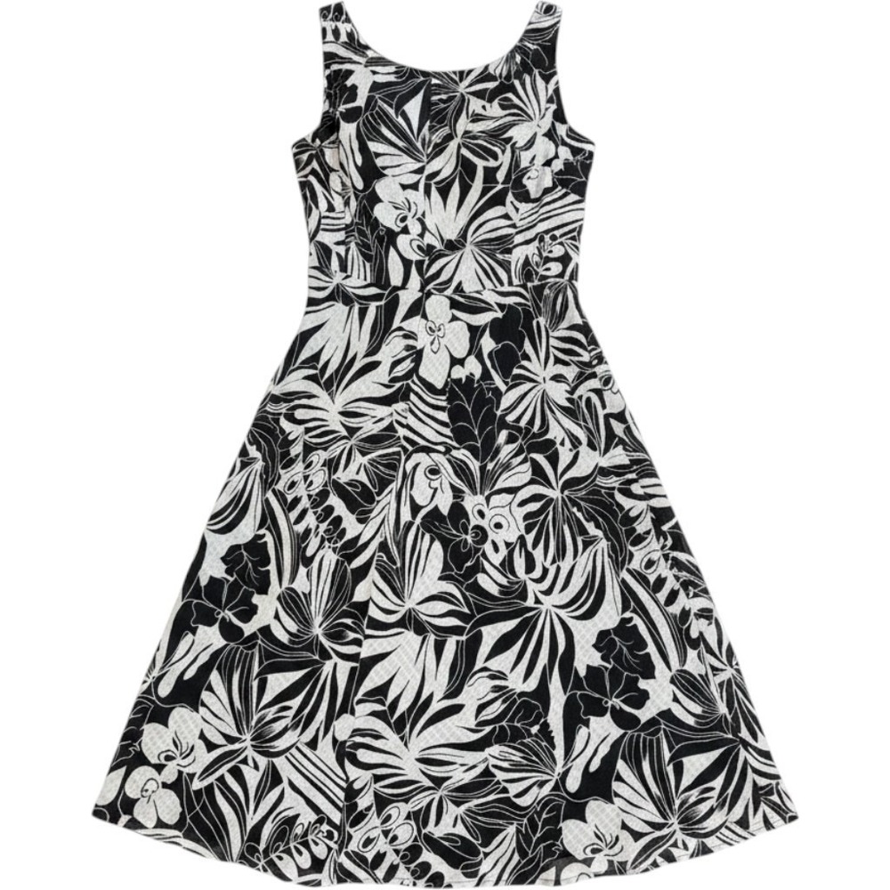 Dressbarn Fit Flare Dress Womens 8 Black White Tropical Floral Sleeveless Belted